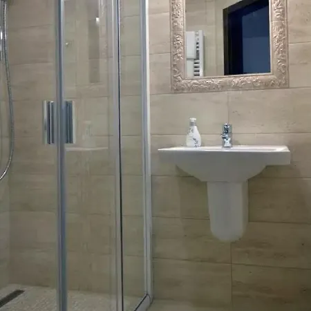 Konukevi Vincze Vendeghaz 3*